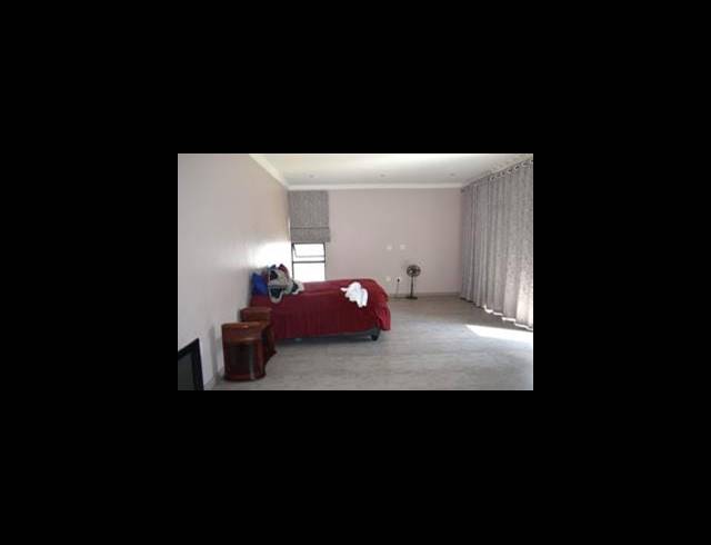 4 BEDROOM HOUSE FOR SALE IN HELDERWYK